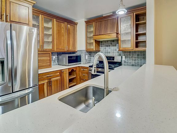 3rd image of 11 W 131st St #1C