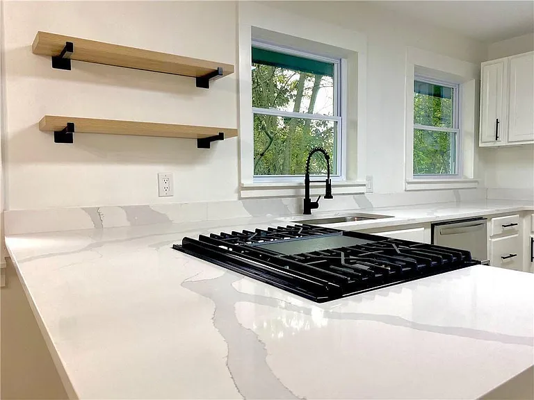 1400 North Ave NW #A — Photo 4
