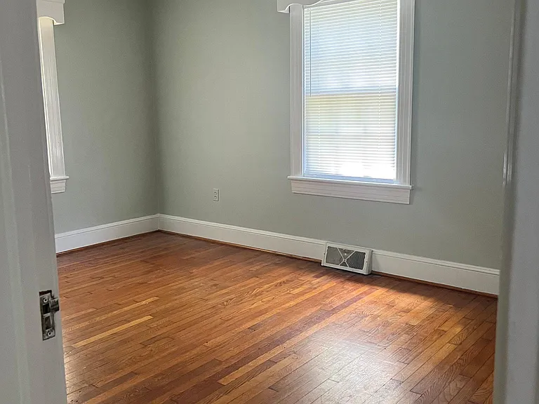 4151 Lee St — Photo 4