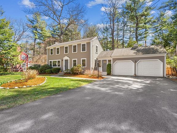 2nd image of 13 Mohegan Rd