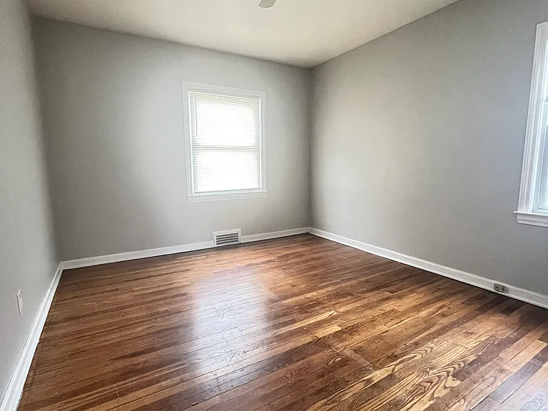 14906 Harvard Ave — Photo 5