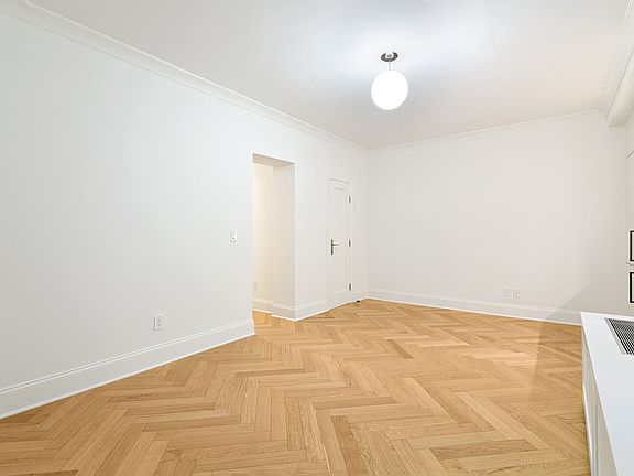 5th image of 220 W 24th St #2201U