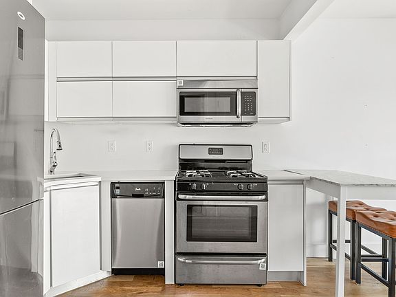 2nd image of 530 Lafayette Ave APT 4F