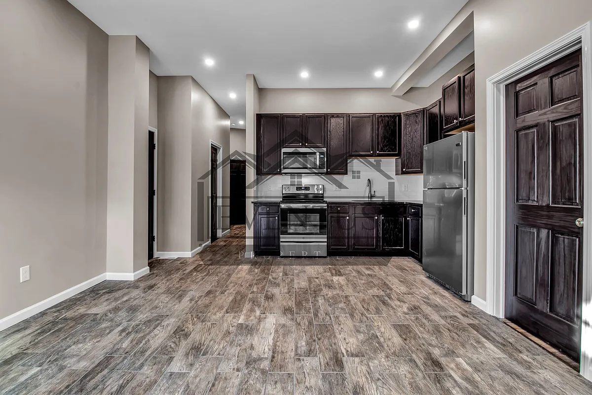 Building Photo - 13 Eley Pl #1