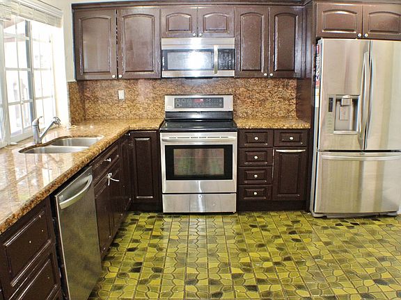 3rd image of 2371 NW 93rd Ln