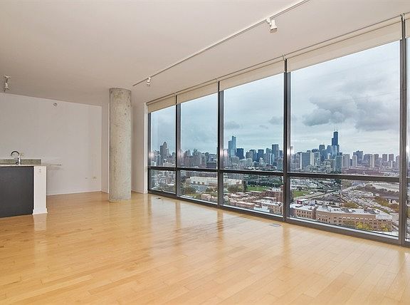 2nd image of 860 W Blackhawk St Unit 2508