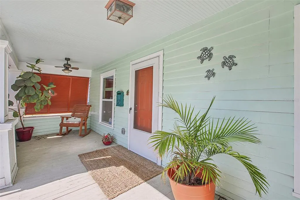 2 bed, 1.0 bath, 1197 sqft, $2,650 — Photo 3