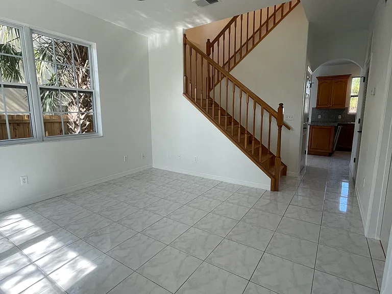 Entrance to Large and Bright Living Room