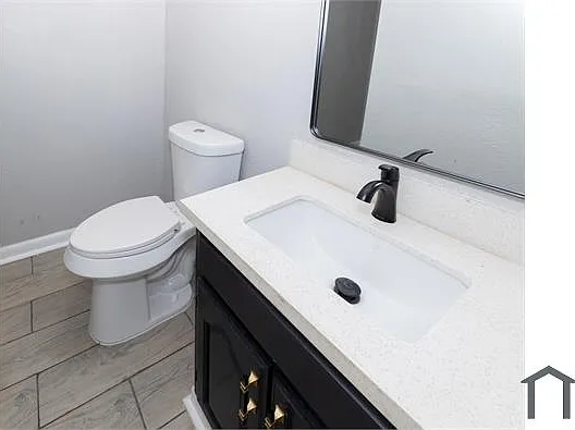 4602 Christie St — Photo 9