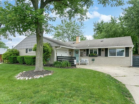 2nd image of 5925 Chatsworth Dr