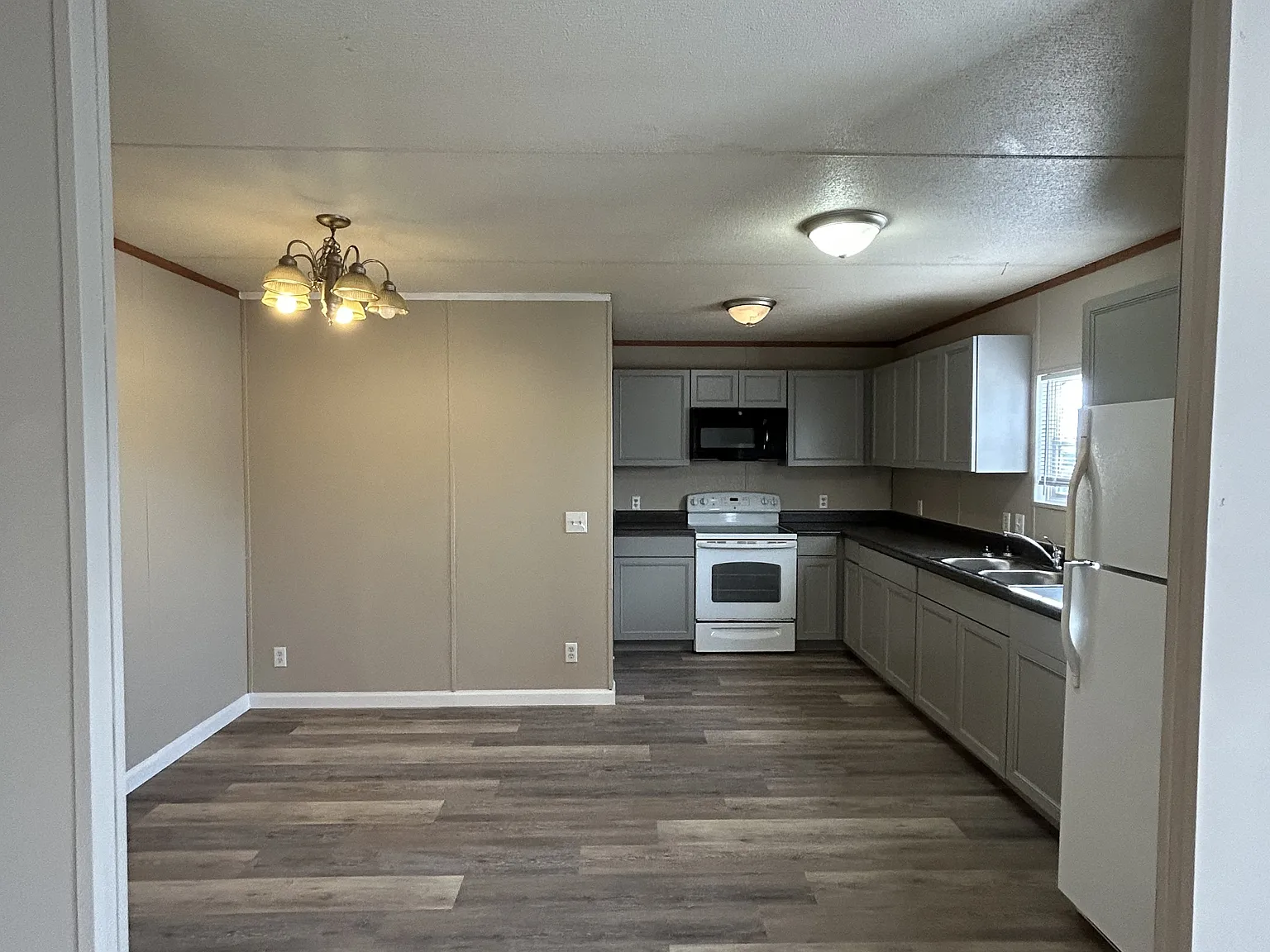 158 Zackary Street - 1 — Photo 3