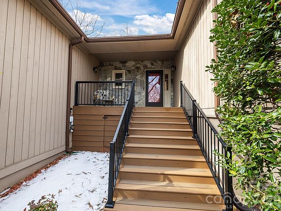 2nd image of 14558 Harbor Estate Rd