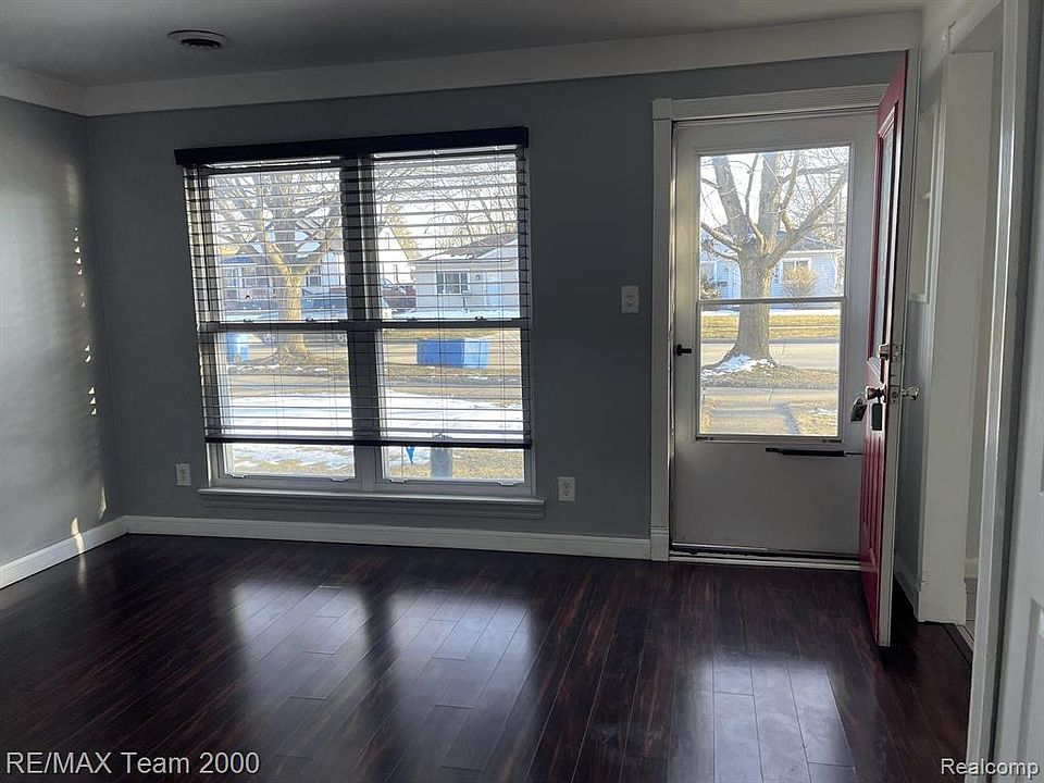 21746 Powers Ave, photo 7
