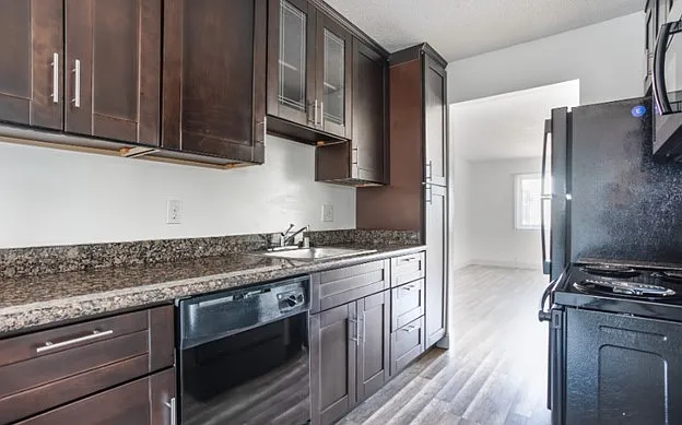 Villa Grove Apartments — Photo 4