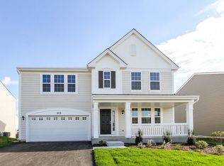 215 Pawtucket Ave, Elgin, IL 60124