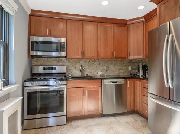 46 Terrace Circle #2D, Great Neck, NY 11021