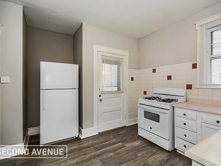 4315 W 8th St — Photo 12