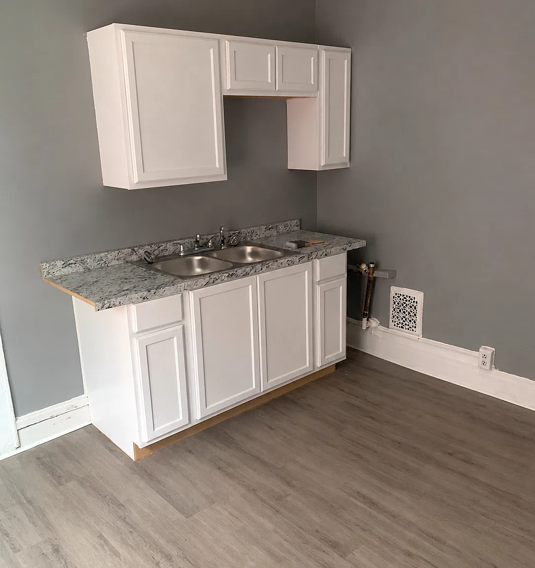 4 bed, 1100 sqft, $1,795 — Photo 1