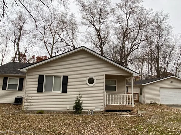 364 James Ct, Lake Orion, MI 48362