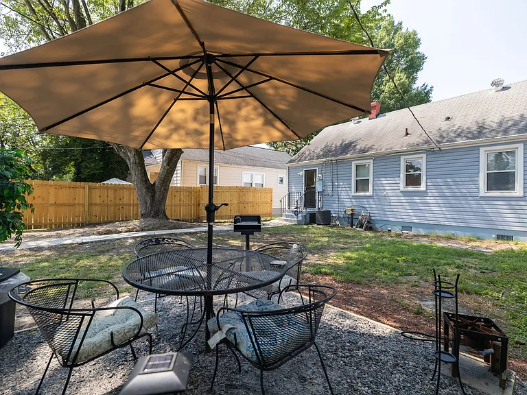 3158 Moody Ave — Photo 6