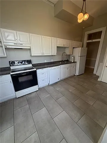 733 Patterson Dr #2