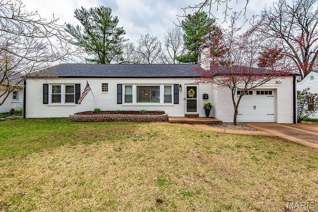 222 Turf Ct photo 1