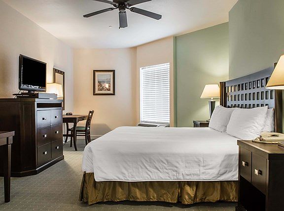 2nd image of 1004 Padre Blvd Suite A1