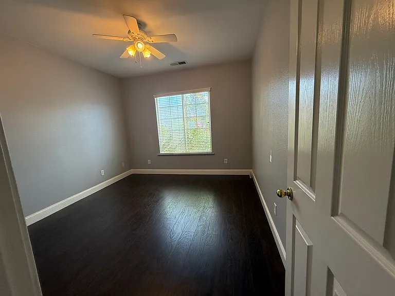 1126 E Pinehurst Ave — Photo 11