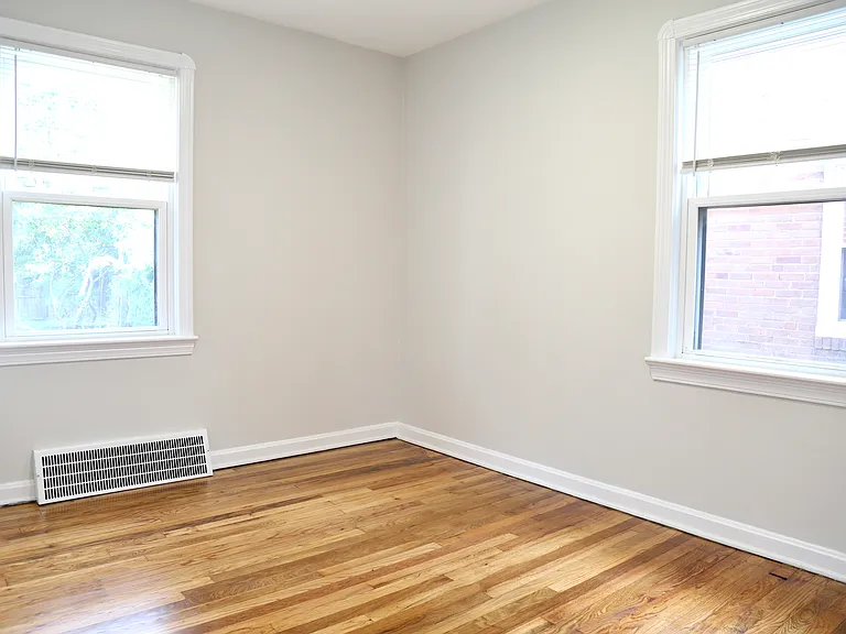 13613 Clifford Ave — Photo 12