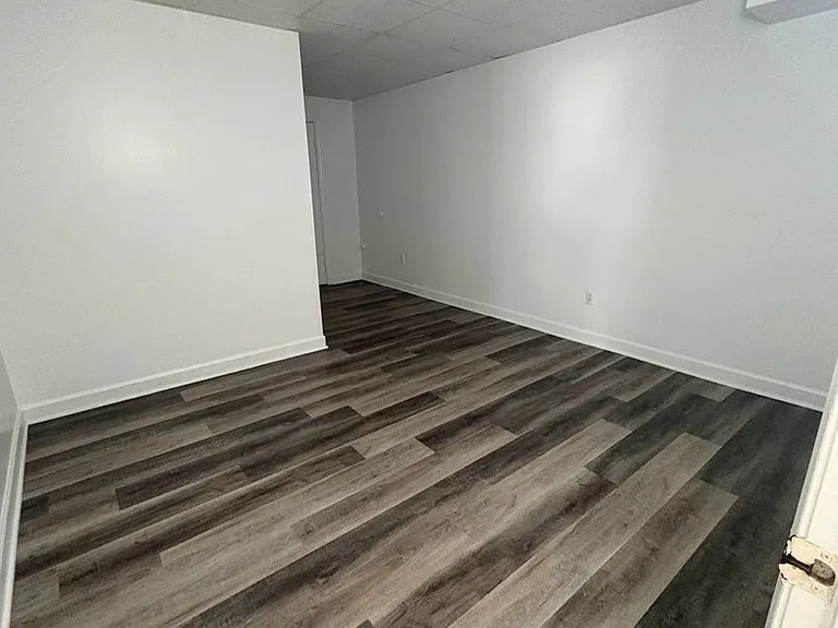 1040 W Princess St #10 — Photo 9