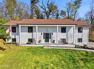 3306 Oak Hill Dr, Maryville, TN 37804