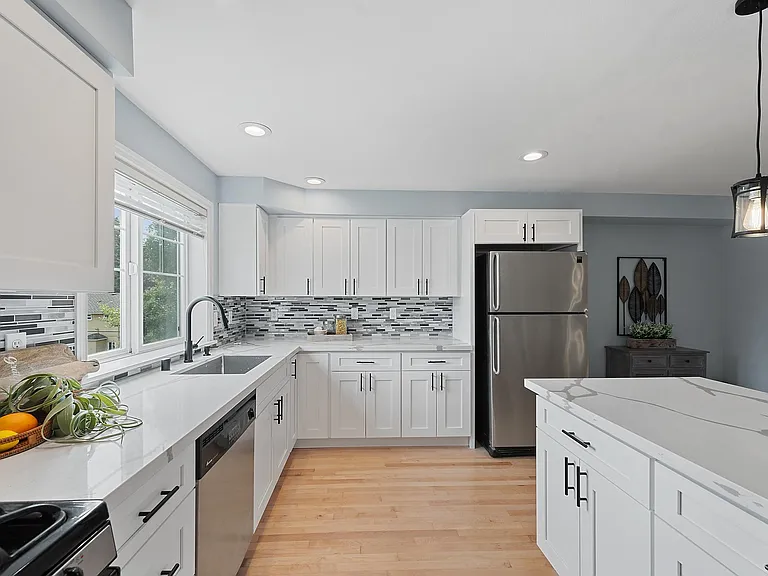 4844 Railroad Ave NE — Photo 10