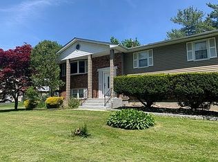 2 Pittsford Way, Nanuet, NY 10954
