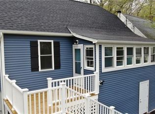 356 Lake Dr, Lake Peekskill, NY 10537