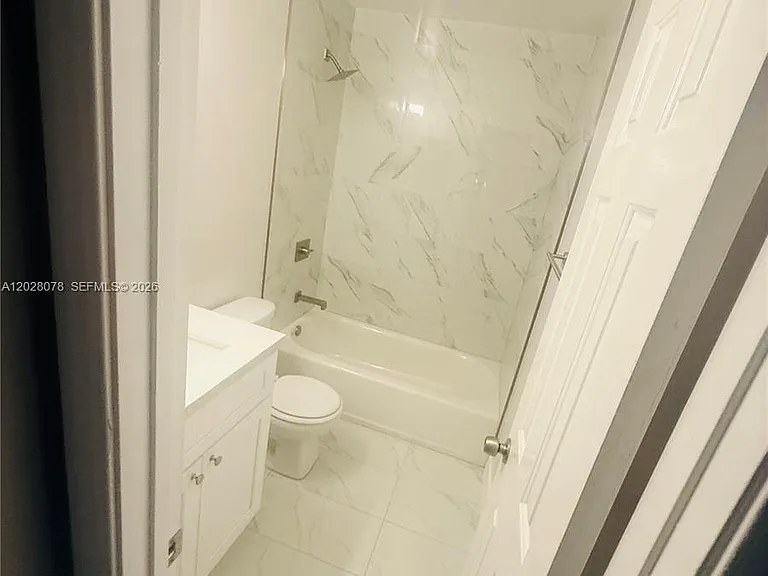 10787 Royal Palm Blvd #5 — Photo 21