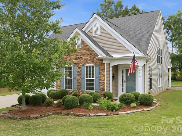 9510 Kestral Ridge Dr, Charlotte, NC 28269