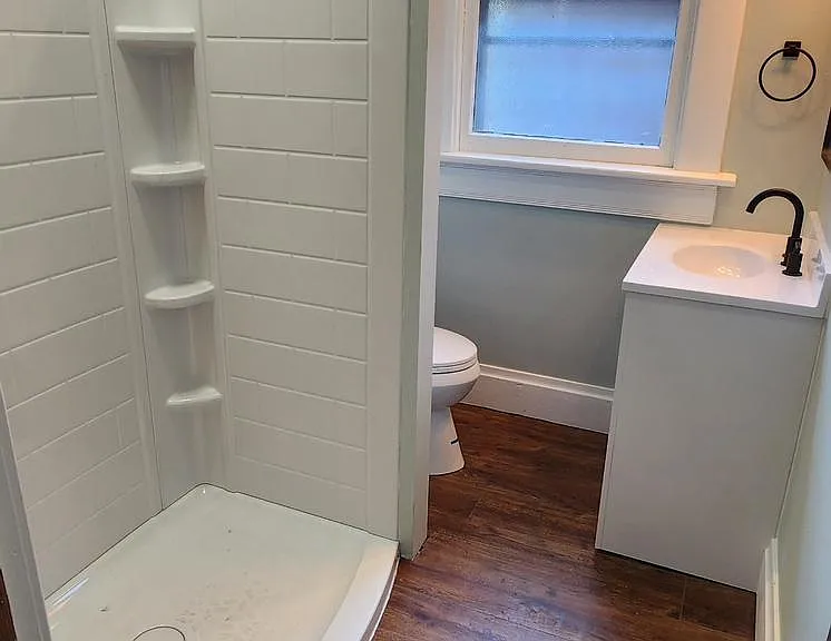 315 W Hubbard Ave — Photo 37