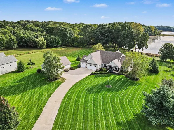 2421 Hickory Rdg, Galesburg, MI 49053