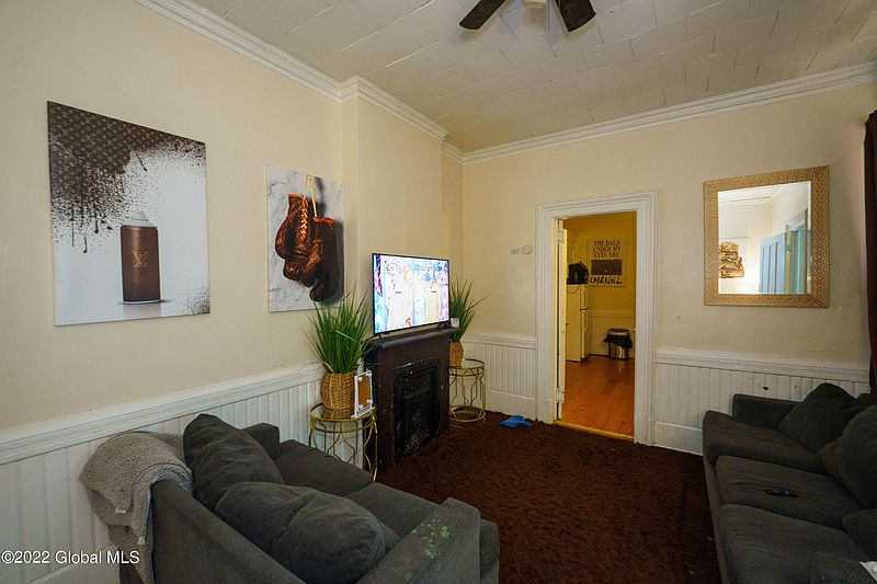 5th image of 355 Clinton Avenue