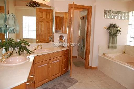 3rd image of 1019 Santa Helena Ave