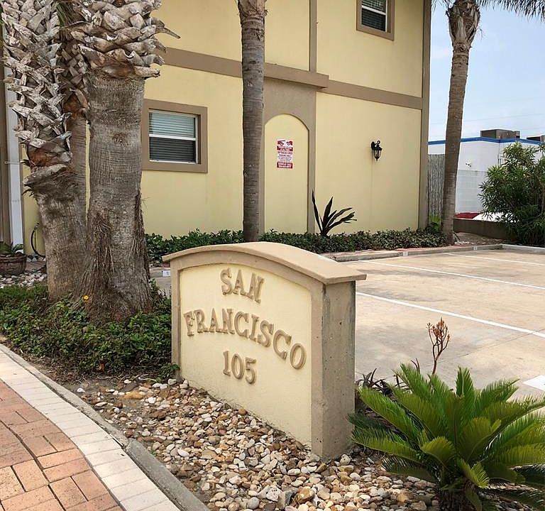 1st image of 105 E Pompano St