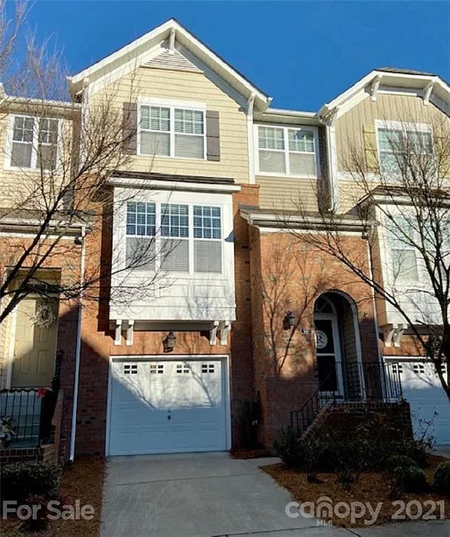 4 bed, 2306 sqft, $2,300 — Photo 2