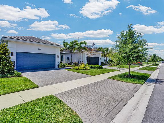 2nd image of 15780 Key Biscayne Lane