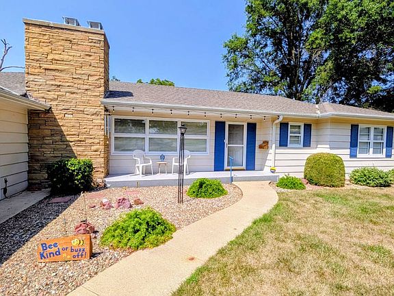 3rd image of 600 Thielen St
