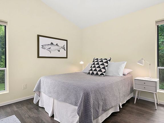 3rd image of 31 Lincoln Ave