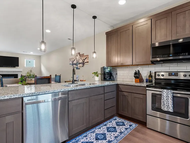1411 E Komenda Way — Photo 11