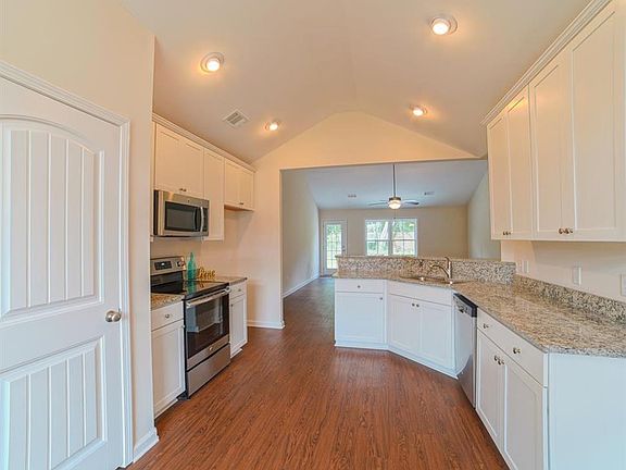 5th image of 164 Coral Dr