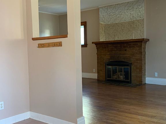 2nd image of 411 Durston Ave #1