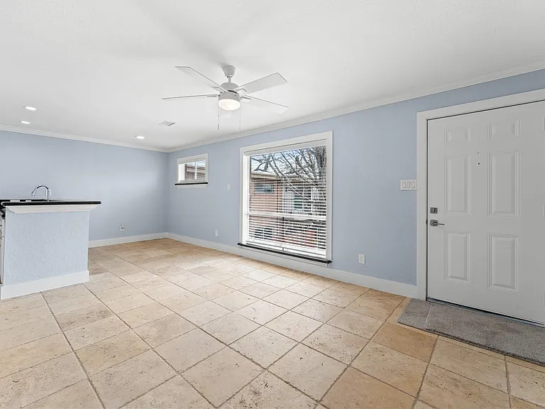 8118 Albacore Dr #7 — Photo 7
