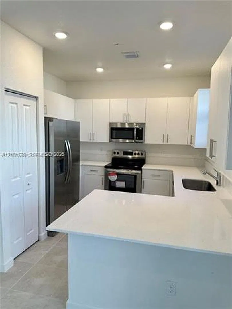252 SW 159 Way th 252, Pembroke Pines, FL 33027 — Photo 1